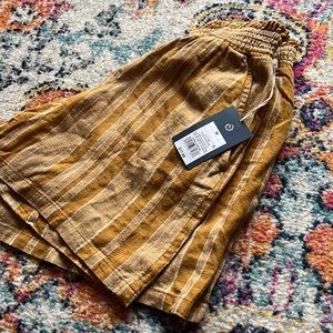 Universal Thread shorts size Medium. New with tags.